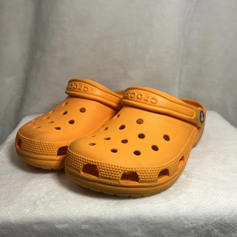 Crocs Classic Clog Orange Unisex Men's 4 Women's 6 Slip On Comfort Shoes